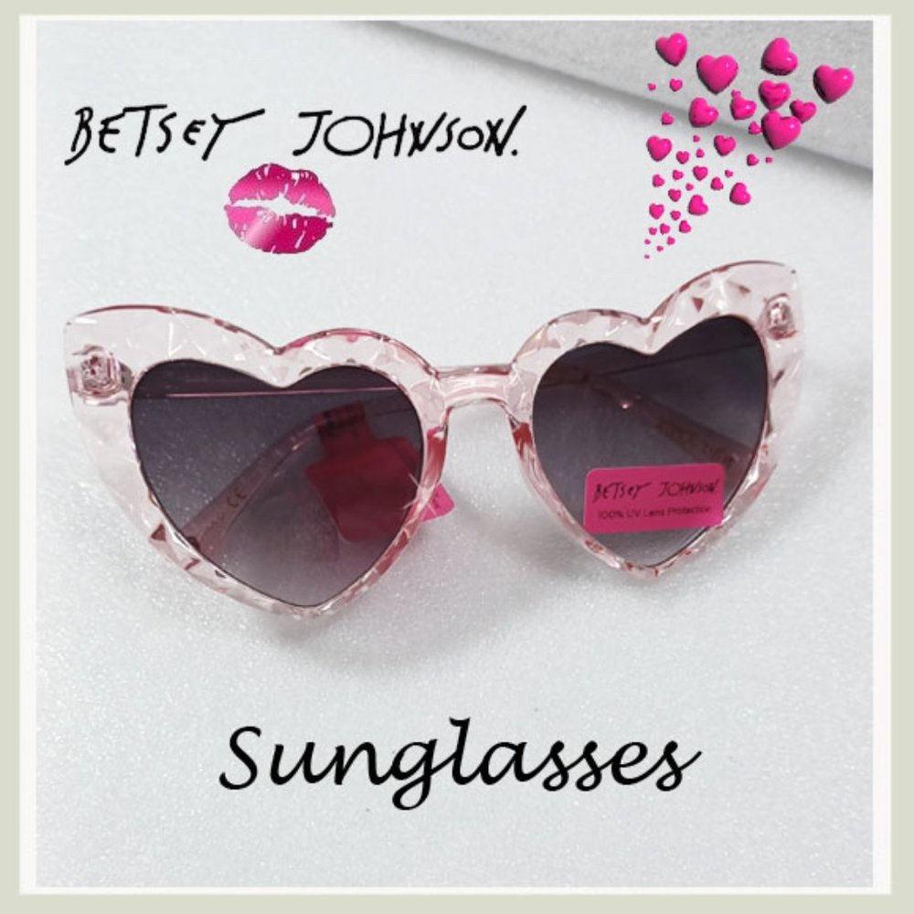 💖🕶️✨ Betsey Johnson Faceted Heart Sunglasses – Pink Oversized Frames - Picture 3 of 7